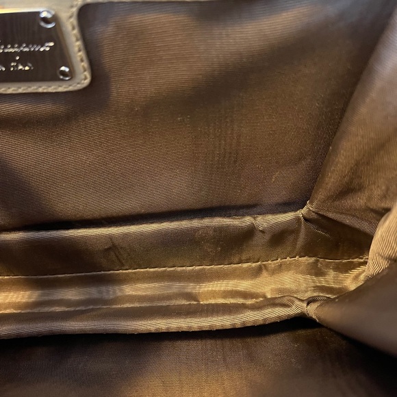 Salvatore Ferragamo Ginny Bag - Picture 6 of 14